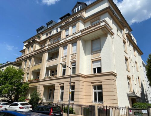 Provisionsfrei! Exklusives Wohnen in Westend – Sanierte Maisonette-Wohnung mit Skylineblick!